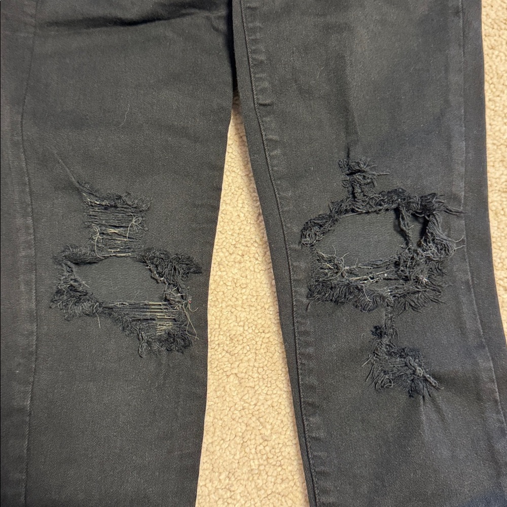 American Eagle Distressed Black Skinny Jeans - Picture 5 of 6